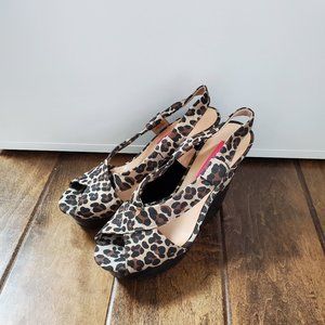 Betsey Johnson-LANDRY NAT LEOPARD PRINT PLATFORM WEDGE in Size 7 US MEDIUM